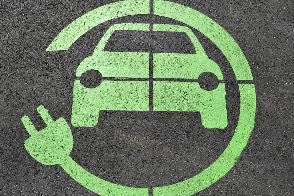 Funding Electric Vehicle Fleet Conversions